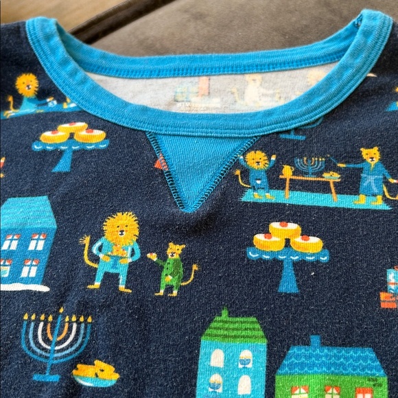 Hanukah Pajamas and matching socks bundle - Picture 3 of 7